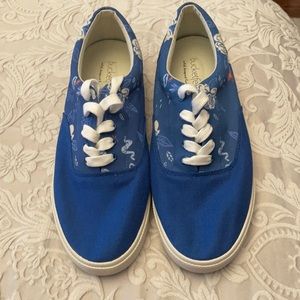 Funky blue canvas sneakers with rubber sole